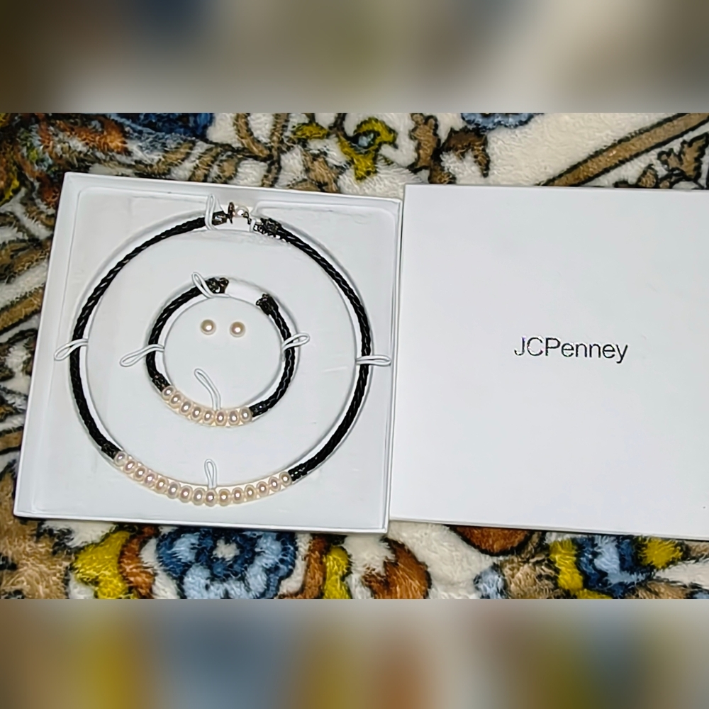 Vintage JCPenney Black and Cream Pearl Jewelry Set
